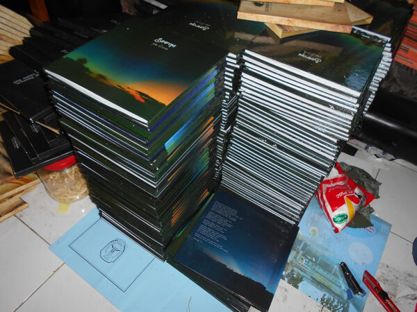 cetak buku tahunan a4 art paper 150 - Gambar 2